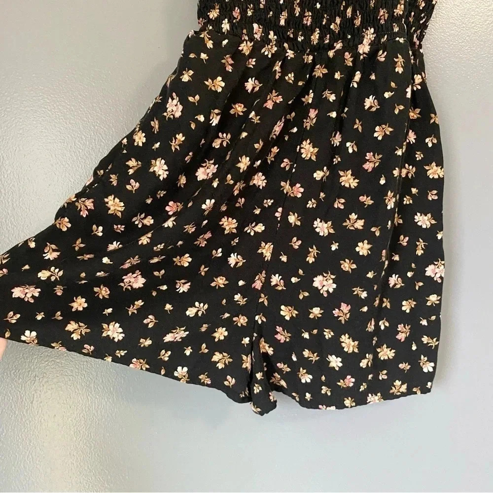 American Eagle XS Square Neck Floral Smocked Romper Black - Picture 4 of 9